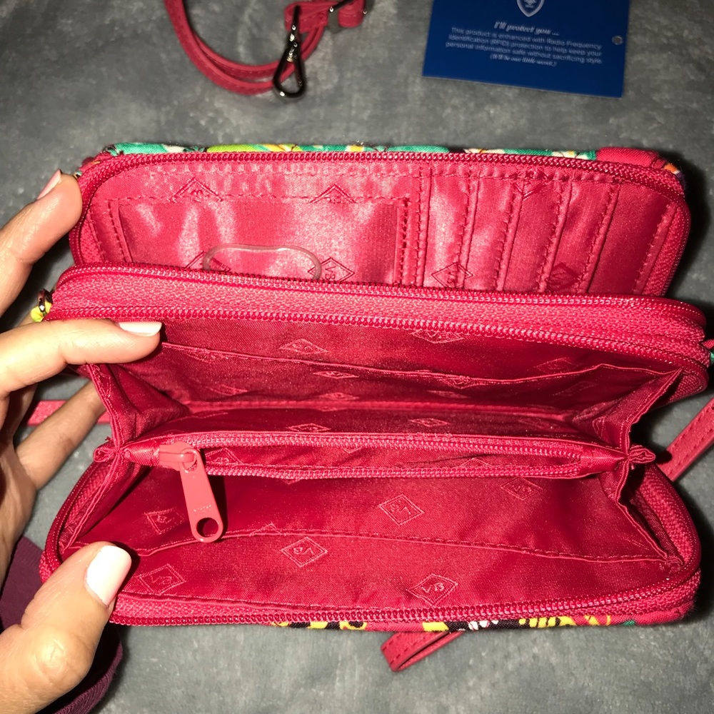 Vera Bradley iPhone 8 Plus Wristlet NWT